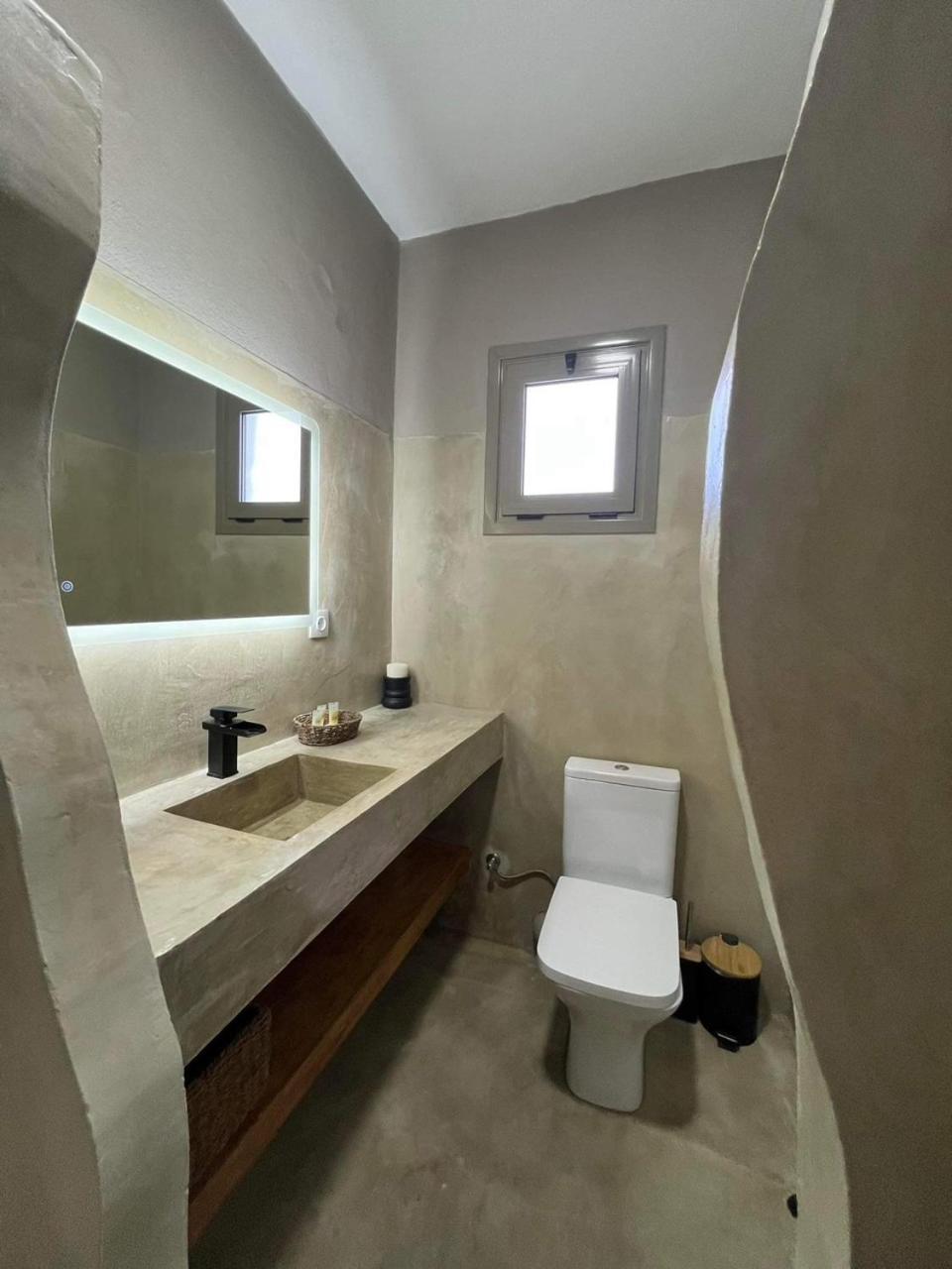 Sonia'S Luxury Apartment With Jacuzzi Kamilari Exterior photo
